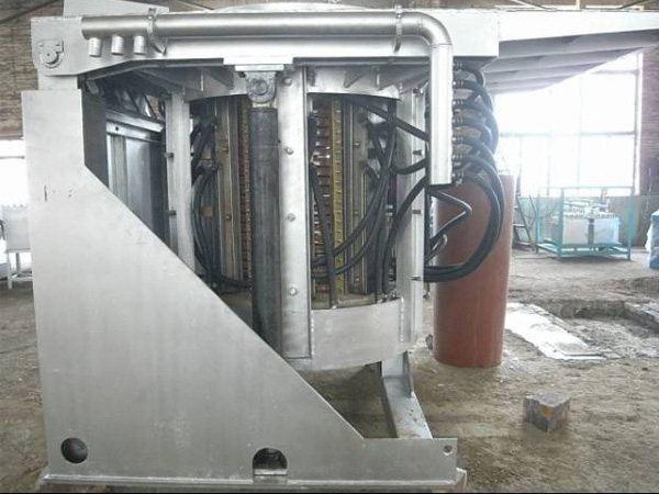 中频感应炉冶炼中，坩埚作用这么大