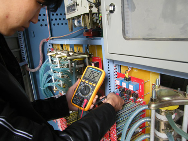 中频电炉日常保养维护注意事项